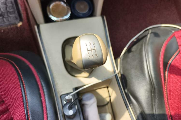 Used Nissan Sylphy 2012 Classic 1.6XE Manual Comfort Edition Gear Lever