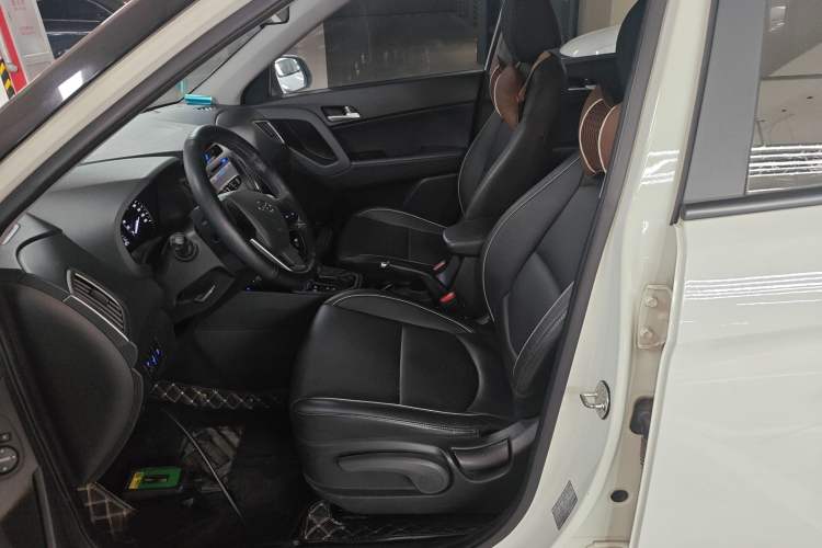 Used Hyundai ix25 2015 1.6L Automatic Two-Wheel Drive Smart GLS Trim Left Front Seat