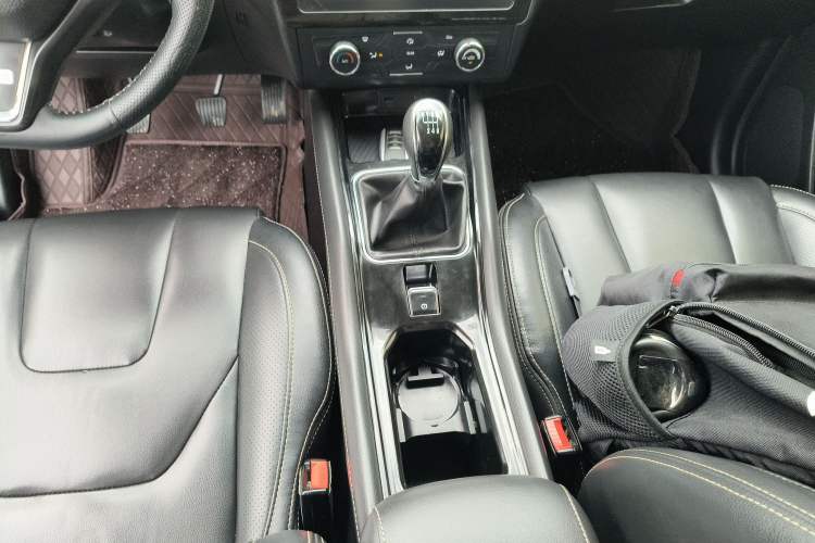 Used Dongfeng Fengon 580 2017 1.5T Manual Luxury Model