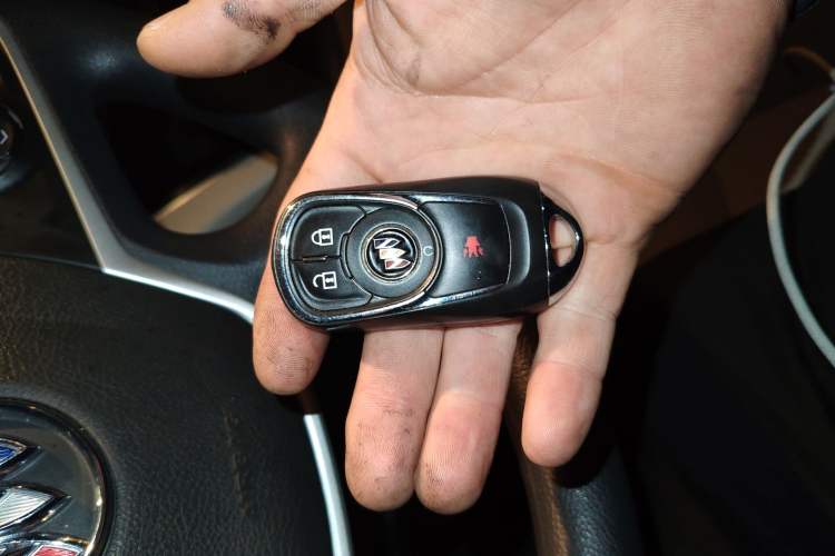 Used Buick GL8 2023 Land Executive Class Comfort Model
