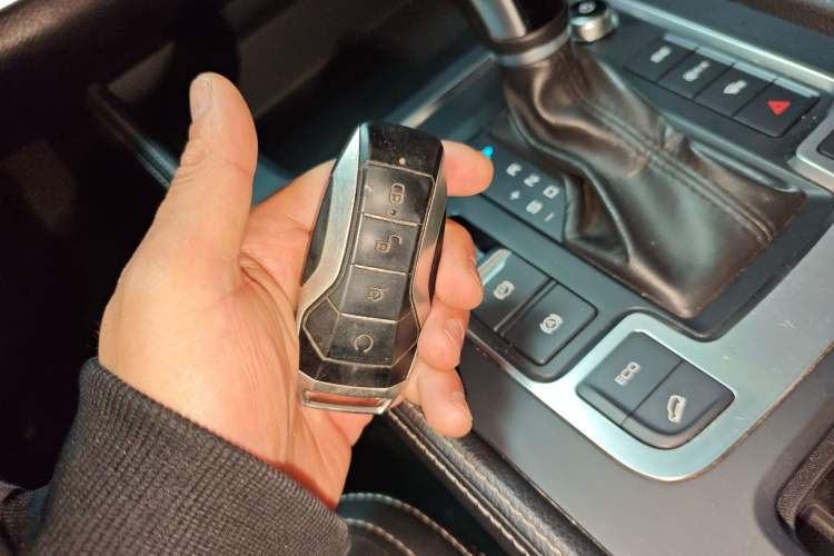 Used BYD Tang 2018 2.0T Automatic Smart Connect Prestige 7-Seater China V Standard Vehicle Key