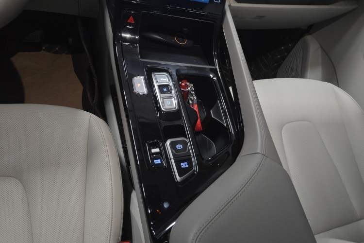 Used Hyundai Custo 2021 270TGDi Prestige LUX Gear Lever