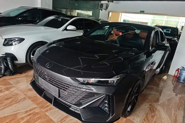 Used CHANGAN UNI-V 2022 1.5T Prestige Version