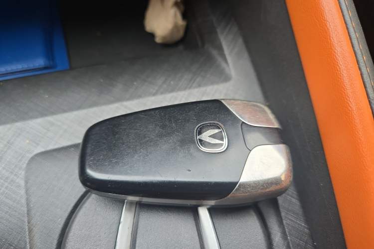 Used CHANGAN UNI-V iDD 2023 ZhiDian iDD 1.5T 113km ZhiKu Model