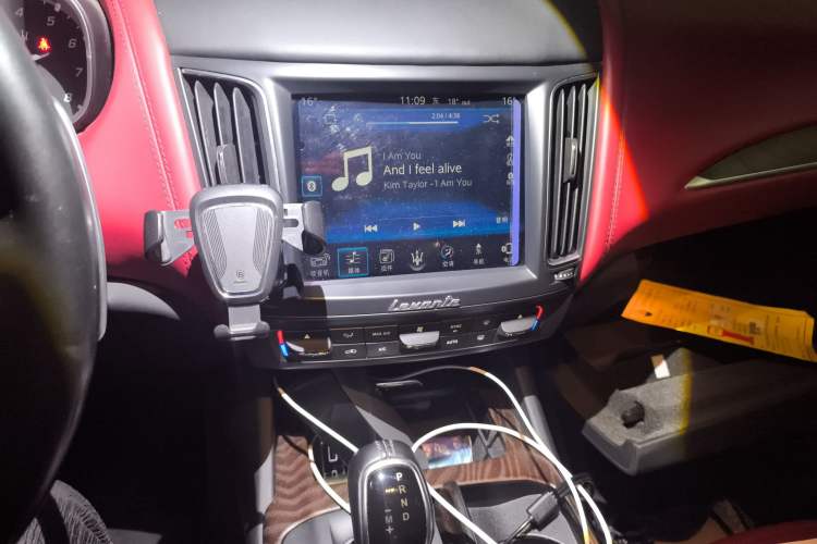 Used Maserati Levante 2016 3.0T Standard Edition Audio And AC Panel