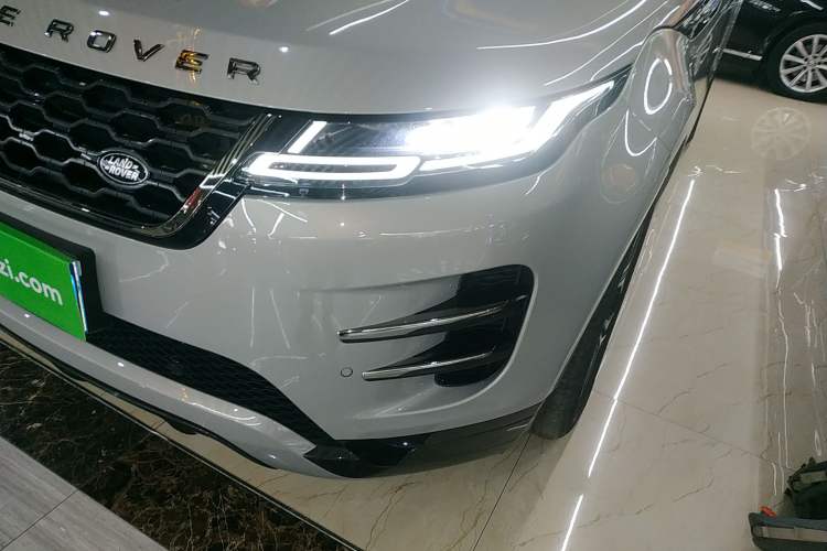 Used Land Rover Range Rover Evoque 2021 Range Rover Velar 249 PS R-Dynamic S Performance Edition
