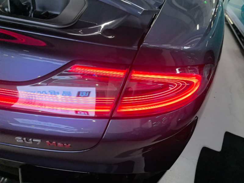 Used Xiaomi Auto SU7 2024 Four-Wheel Drive Ultra-Long Range Advanced Intelligent Driving Max Edition — 7