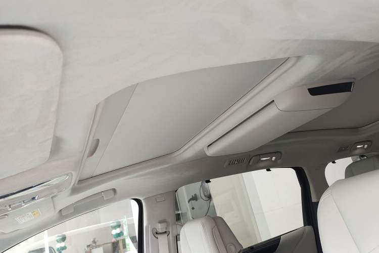 Used Buick GL8 2026 Model Lu Zun Luxury Edition Headliner