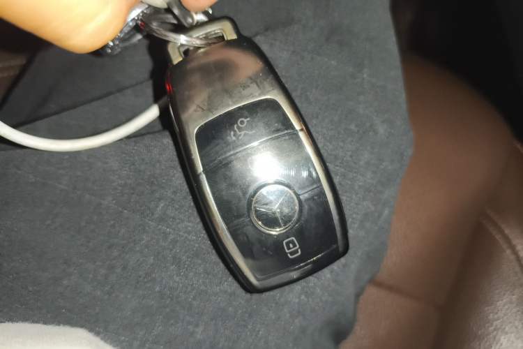 Used Mercedes-Benz E-Class 2019 E 300 L Sport Luxury Edition Vehicle Key