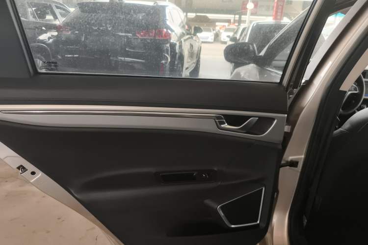 Used Geely Auto Emgrand GL 2017 1.8L Manual Elite Model