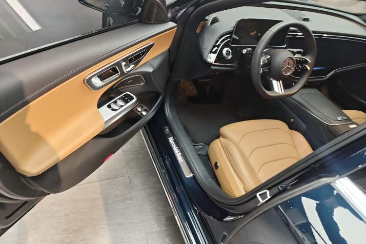 Used Mercedes-Benz E-Class New Energy 2024 E 350 e L Plug-in Hybrid Sports Sedan Driver Seat