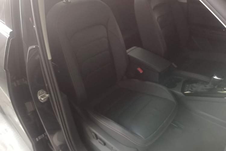 Used Volkswagen Tayron 2022 280TSI Two-Wheel Drive Luxury Smart Connectivity Version Right Front Seat