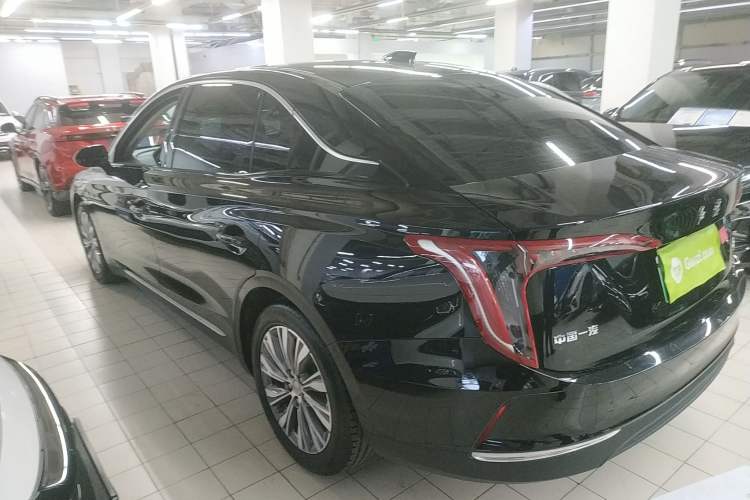Used Hongqi E-QM5 2024 450km Range Commuter Version
