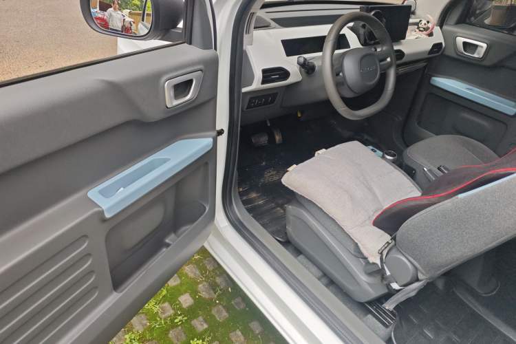 Used Geely Galaxy Panda 2023 Panda Mini 120km Cute Bear
