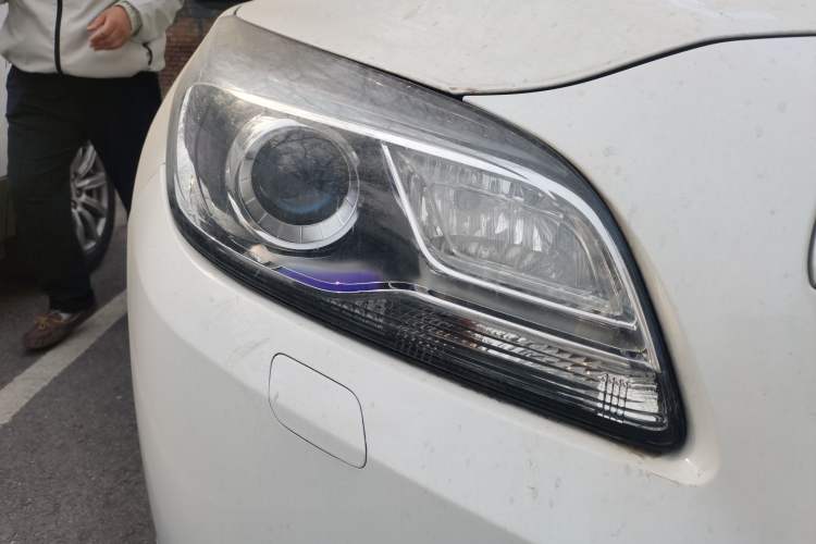 Used Chevrolet Malibu 2014 2.0L Automatic Luxury Edition Right Front Headlight