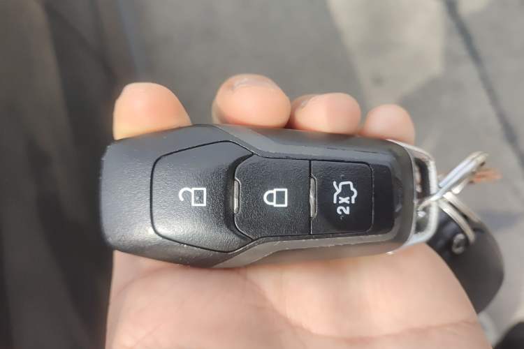 Used Ford Edge 2016 EcoBoost 245 Two-Wheel-Drive Titanium 5-Seater