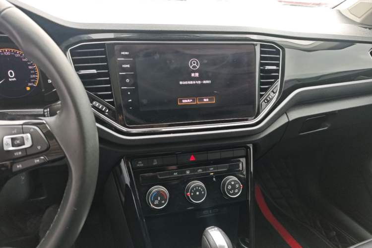 Used Volkswagen T-ROC 2021 280TSI DSG Two-Wheel Drive Comfort Connect Edition Audio And AC Panel
