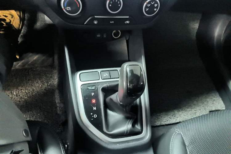 Used Hyundai ix25 2015 1.6L Automatic Two-Wheel Drive Smart GLS Trim
