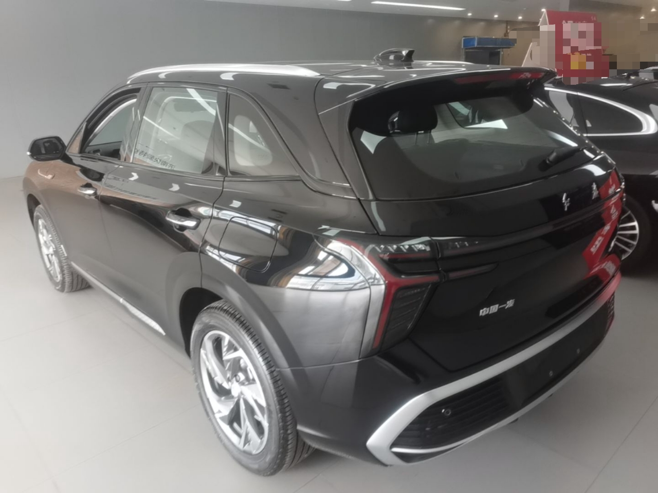 Hongqi HS3 PHEV 2025 Model 125km Jingwei 2 Millionth Anniversary Edition — снимка 13