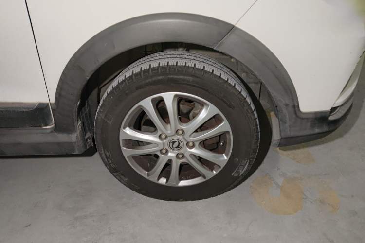 Used Dongfeng Fengon 370 2016 1.5L Manual Luxury Version SFG15-02 7 Seats
