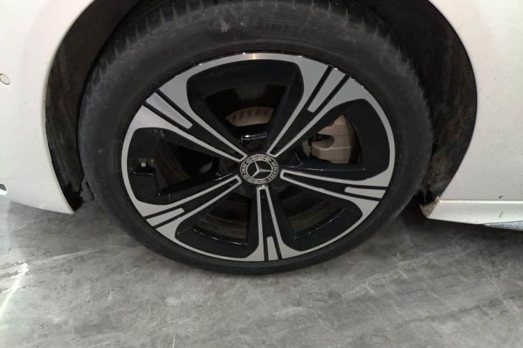 Used Mercedes-Benz C-Class 2022 Revised C 260 L Starry Night Sport Edition Left Front Wheel Hub