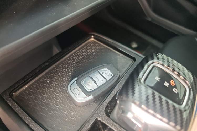 Used Hongqi E-QM5 2022 431 km Charge & Enjoy Edition
