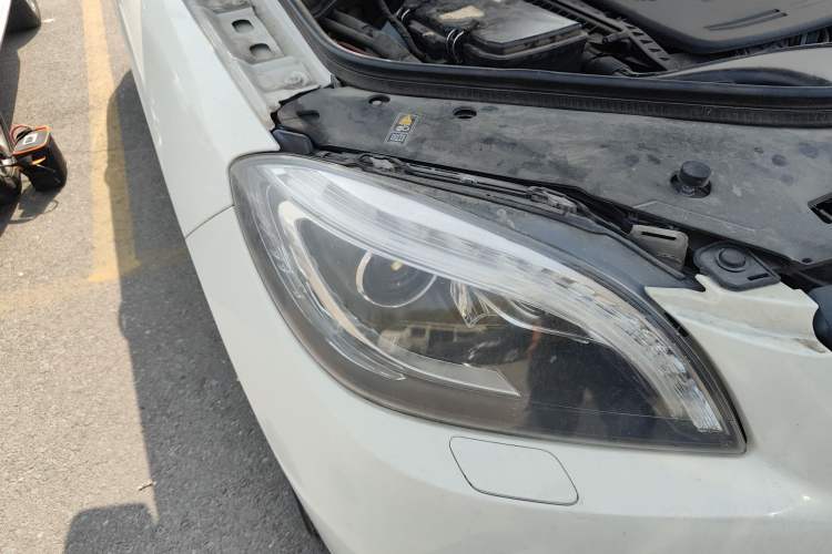 Used Mercedes-Benz M-Class 2012 ML 300 Right Front Headlight