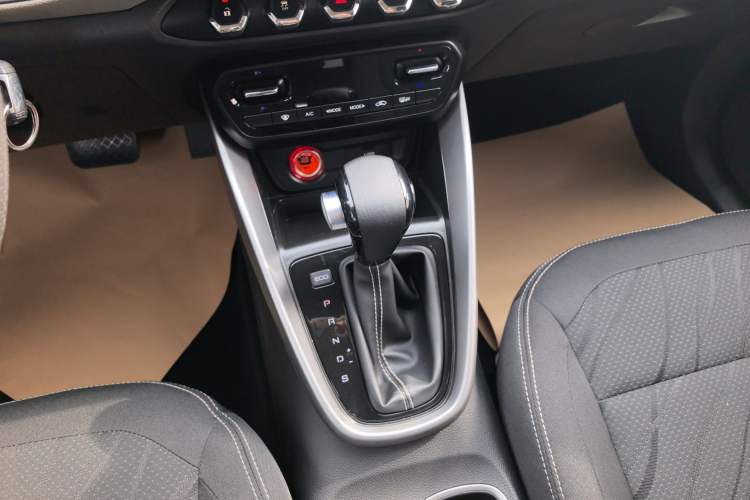 Used Baojun 510 2019 1.5L CVT Enjoyment Model China VI Emission Standard Gear Lever