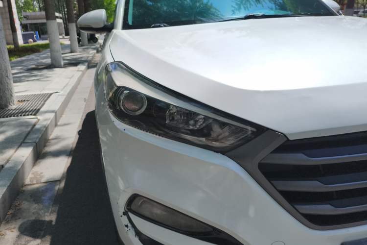 Used Hyundai Tucson 2015 1.6T Dual-Clutch Two-Wheel-Drive Smart Model Right Front Headlight