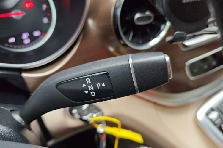 Used Mercedes-Benz V-Class 2020 V 260 L Long-wheelbase Luxury Edition Gear Lever