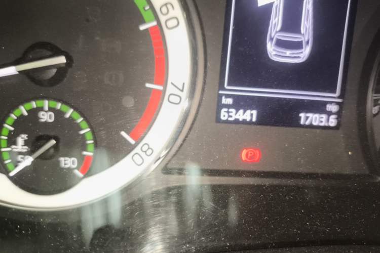 Used Skoda Kodiaq 2017 TSI330 7-Seater Two-Wheel-Drive Luxury Edition Odometer Close Up