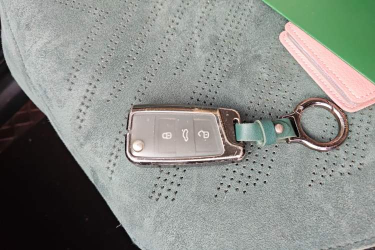 Used Volkswagen Tiguan L 2023 300TSI Automatic Two-Wheel Drive Smart Edition
