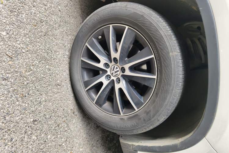 Used Volkswagen Tiguan 2016 300TSI Automatic Two-Wheel Drive Luxury Edition Right Front Wheel Hub