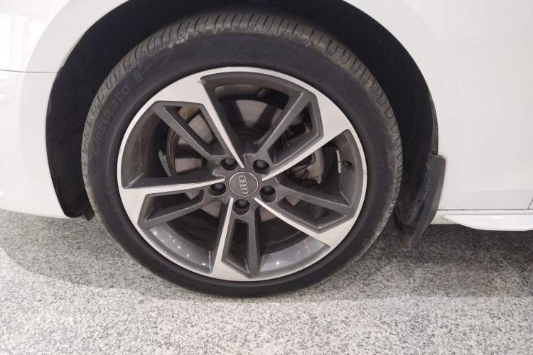 Used Audi A4L 2020 40 TFSI Fashionable and Elegant Model