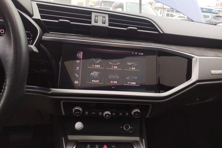 Used Audi Q3 2019 35 TFSI Fashion Dynamic Model Audio And AC Panel