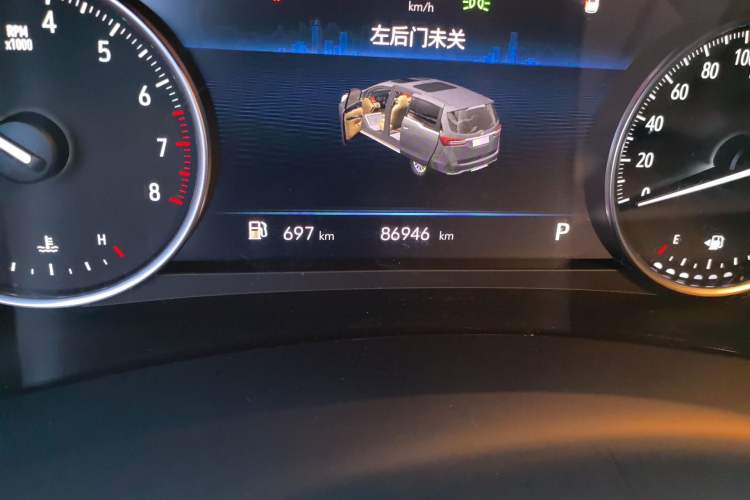 Used Buick GL8 2023 Land Executive Class Comfort Model
