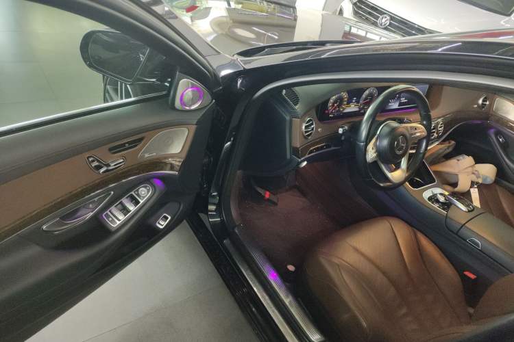 Used Mercedes-Benz S-Class 2018 S 320 L
