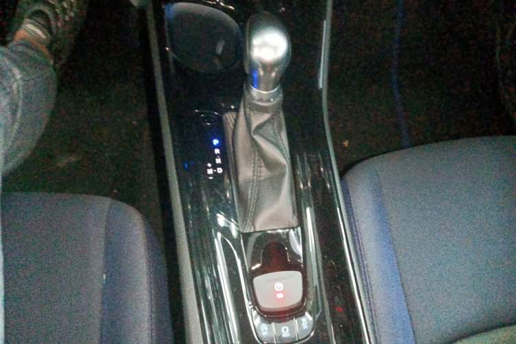 Used Toyota C-HR 2018 2.0L Leading Edition China VI Gear Lever