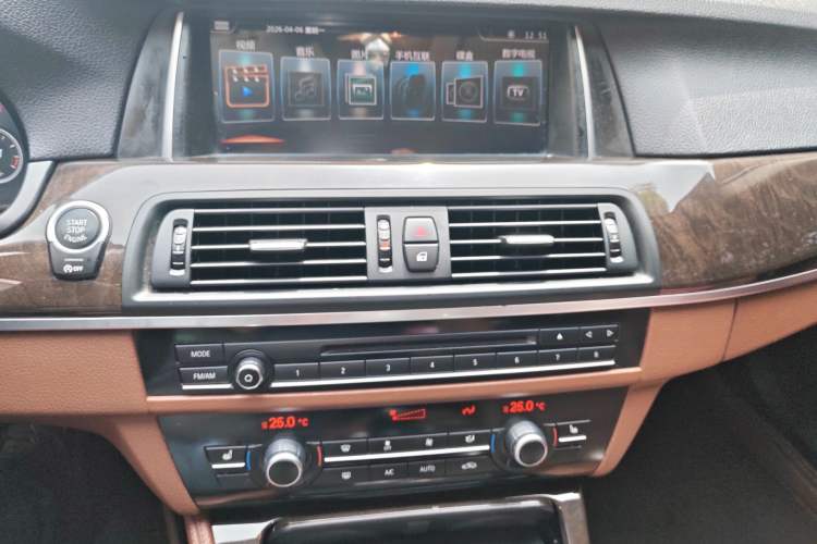 Used BMW 5 Series 2017 525Li Leading Model Audio And AC Panel