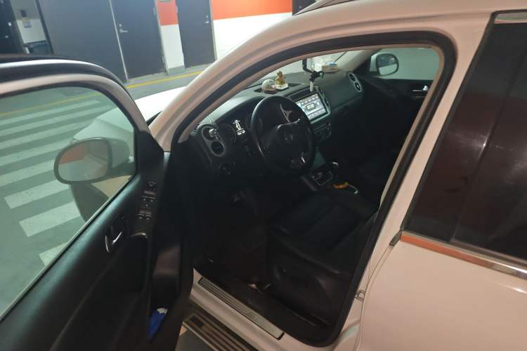Used Volkswagen Tiguan 2013 1.8 TSI Automatic Two-Wheel Drive Comfort Edition Driver Seat