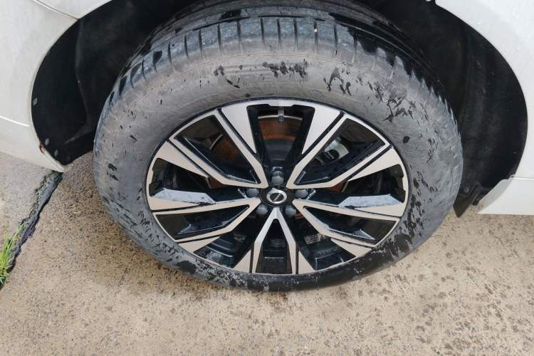 Used Volvo XC60 2024 B5 4x4 Smart Luxury Edition Right Rear Wheel Hub