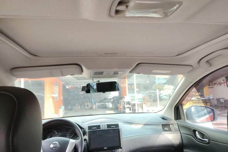 Used Nissan Tiida 2014 1.6L CVT Smart Model
