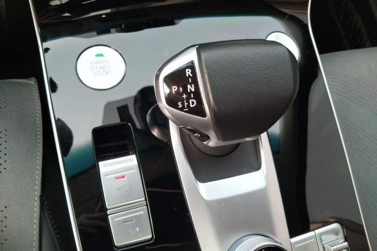 Used BAIC Beijing X7 2022 1.5TD DCT Trendy Edition Gear Lever