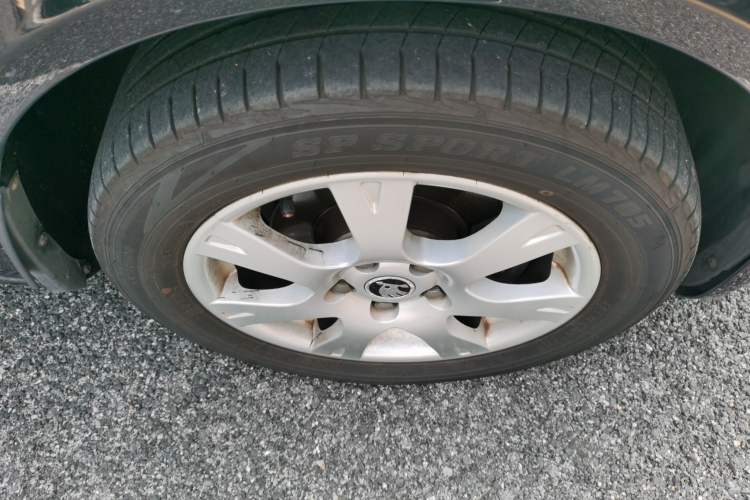 Used Skoda Octavia 2014 1.6L Automatic Yijie Edition Right Front Wheel Hub