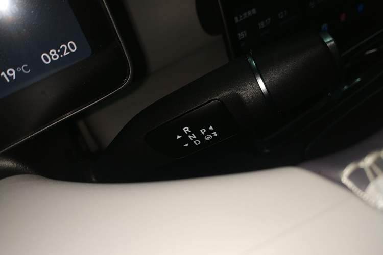 Used Leapmotor B01 2025 550 LiDAR Edition Gear Lever