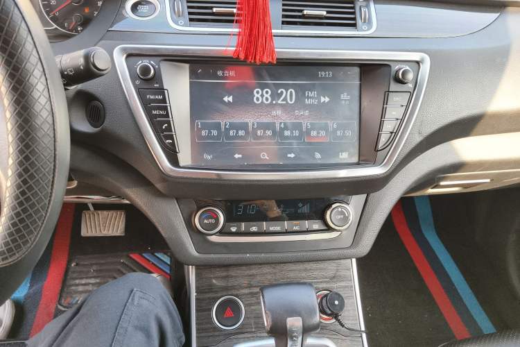 Used Land X7 2015 2.0T Panoramic Luxury Edition
