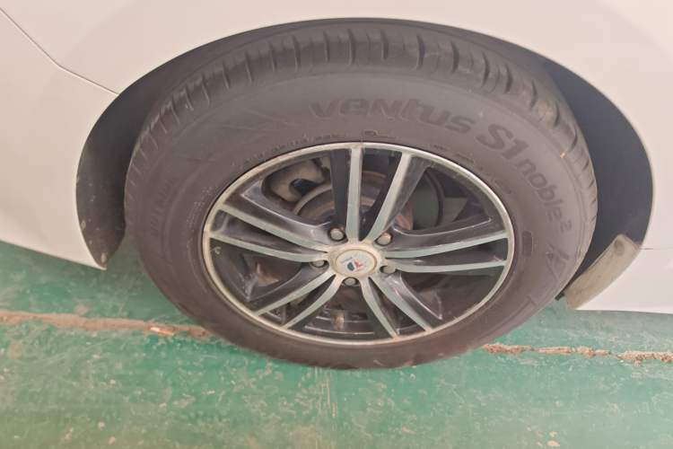 Used Kia K5 2014 2.0L Automatic GL Right Rear Wheel Hub