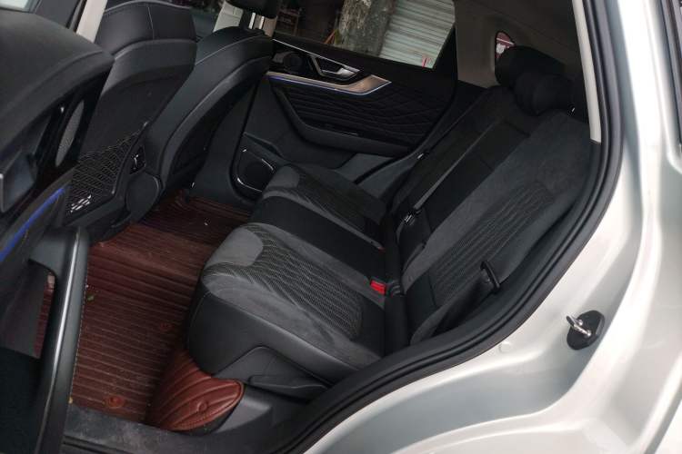 Used Hongqi HS5 2022 Revised Version 2.0T Smart Connect Flagship Edition
