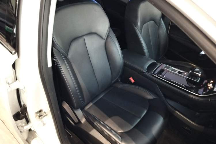 Used Rising ER6 2020 620 km Smart Edition
