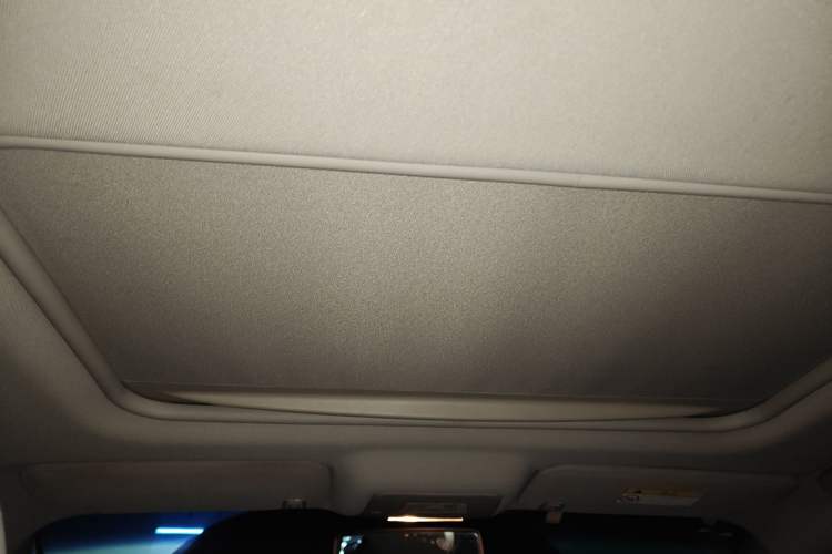 Used Buick GL8 2018 28T Luxury Model China VI Standard
